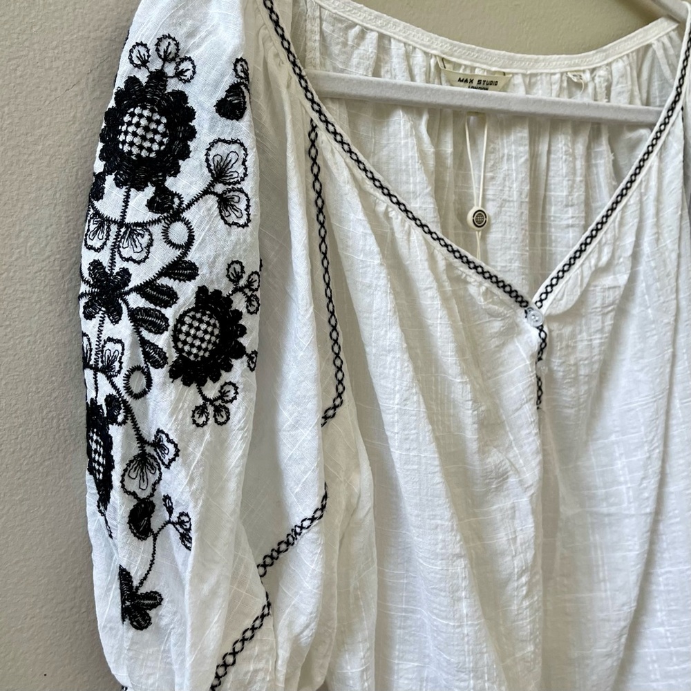 Max Studio V Neck Sunflower Embroidered Puff Sleeve Top Blouse Sz S - Picture 4 of 16